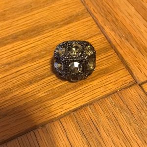 Women’s costumes ring